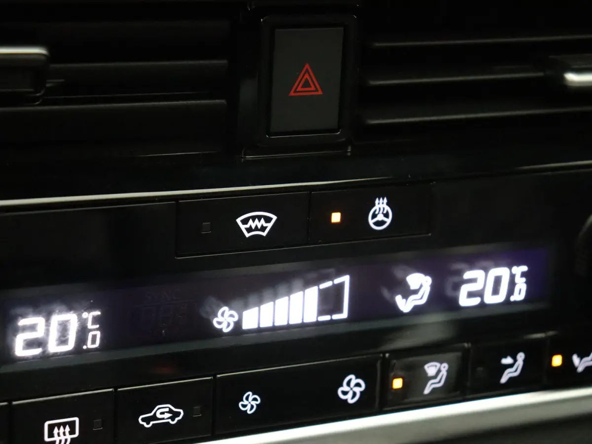 158pk MHEV Xtronic Tekna Plus | Panorama dak | Stoel en stuur verwarming | Head up display |