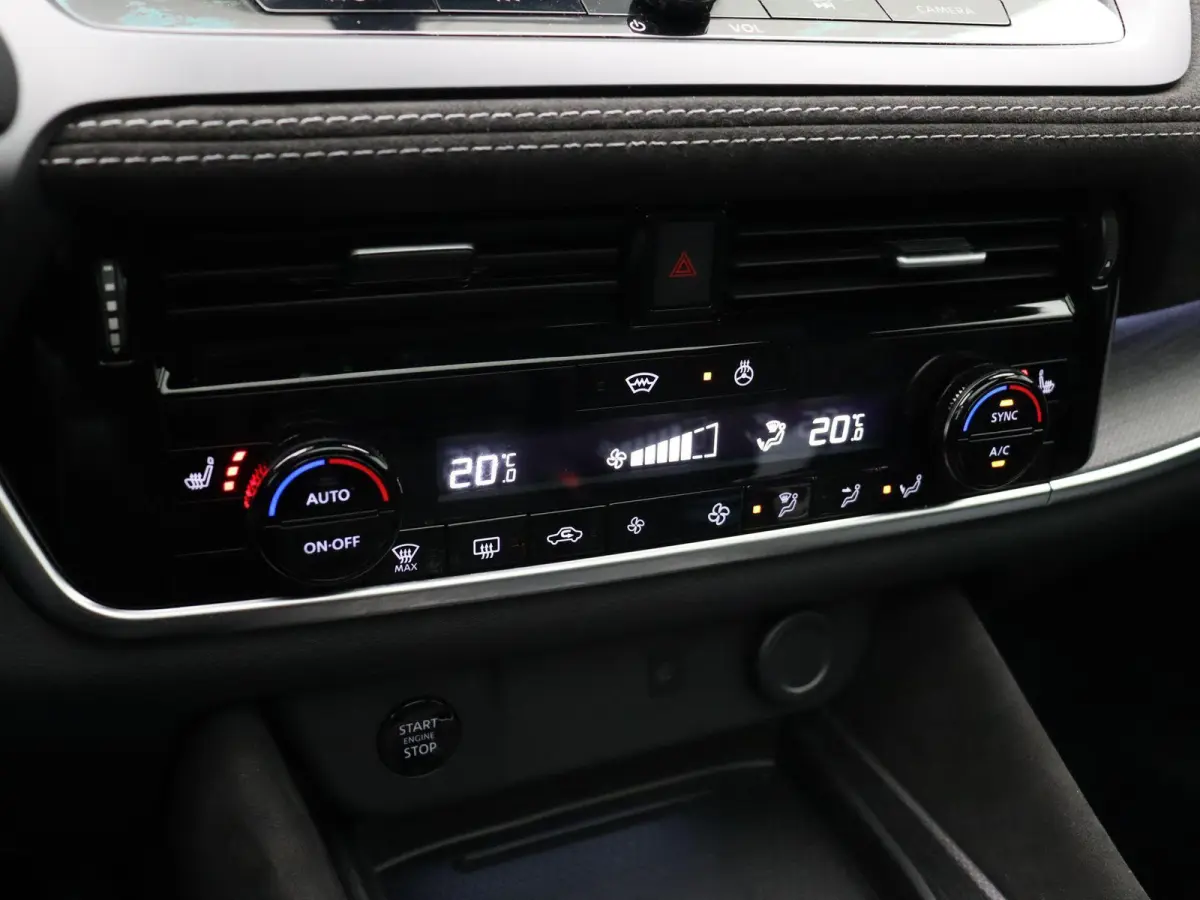 158pk MHEV Xtronic Tekna Plus | Panorama dak | Stoel en stuur verwarming | Head up display |