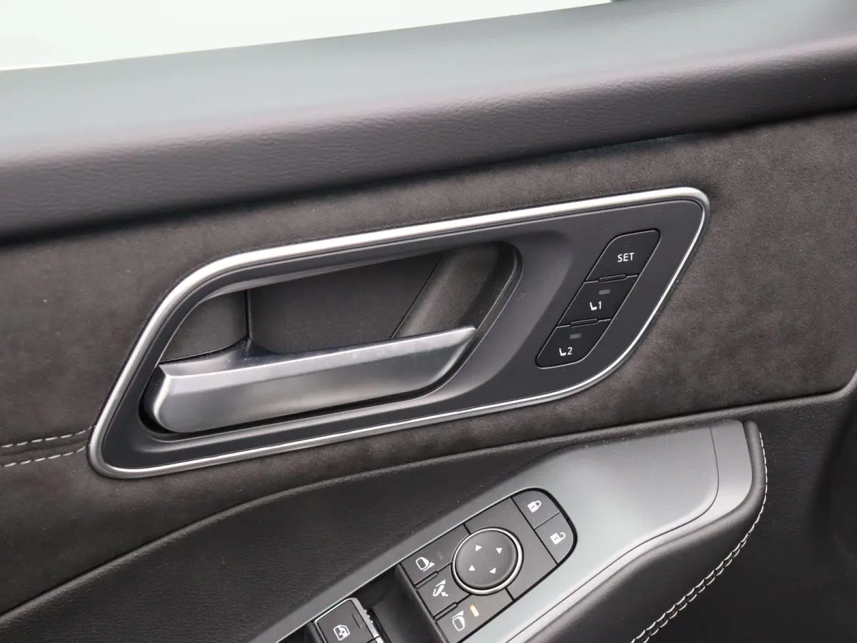 158pk MHEV Xtronic Tekna Plus | Panorama dak | Stoel en stuur verwarming | Head up display |