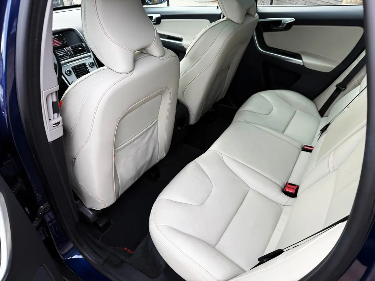2.0 T5 FWD Ocean Race 245PK|NL Auto|Navi|AUT|Adaptive Cruise|Leder|Camera|Schuifdak|Memmory|Lane Assist|Bots|Trekhaak