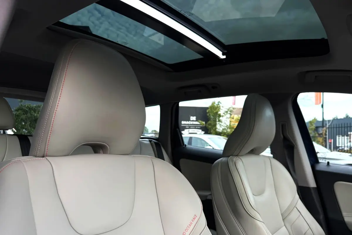 2.0 T5 FWD Ocean Race 245PK|NL Auto|Navi|AUT|Adaptive Cruise|Leder|Camera|Schuifdak|Memmory|Lane Assist|Bots|Trekhaak