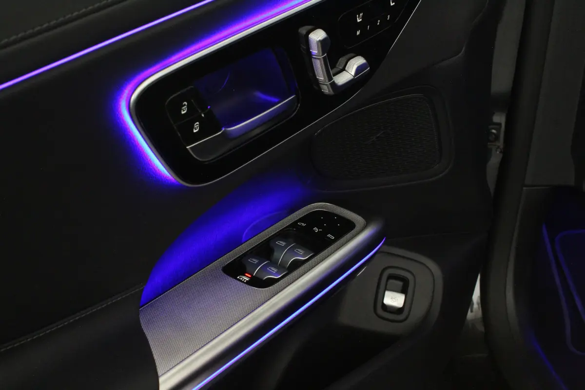 200 AMG Line > Night-pakket/Graphite Grey/High Performance LED