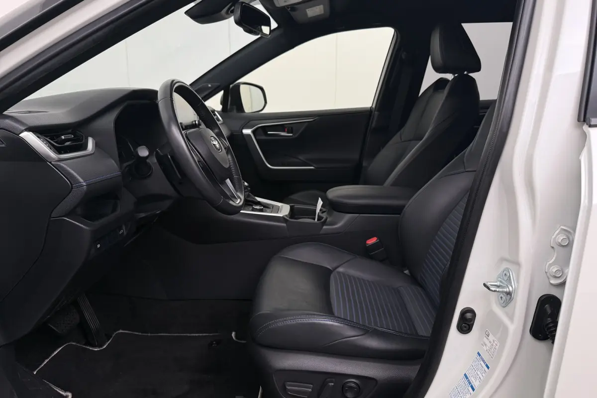 2.5 Hybrid AWD Bi-Tone Carplay Adapt. Cruise Camera