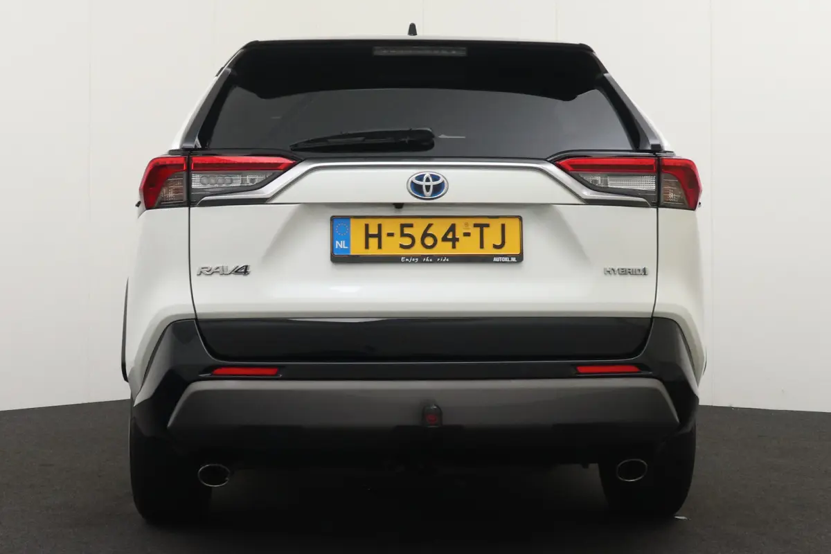 2.5 Hybrid AWD Bi-Tone Carplay Adapt. Cruise Camera