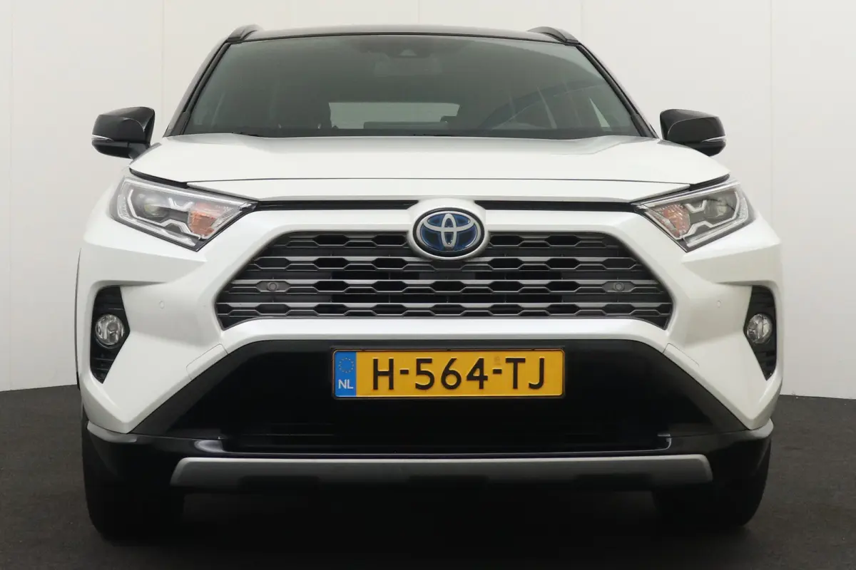 2.5 Hybrid AWD Bi-Tone Carplay Adapt. Cruise Camera