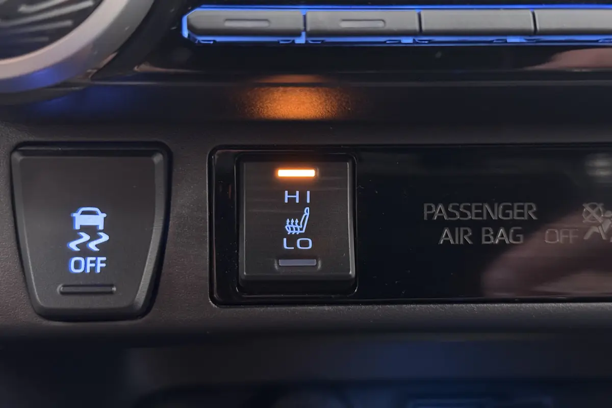 2.5 Hybrid AWD Bi-Tone Carplay Adapt. Cruise Camera