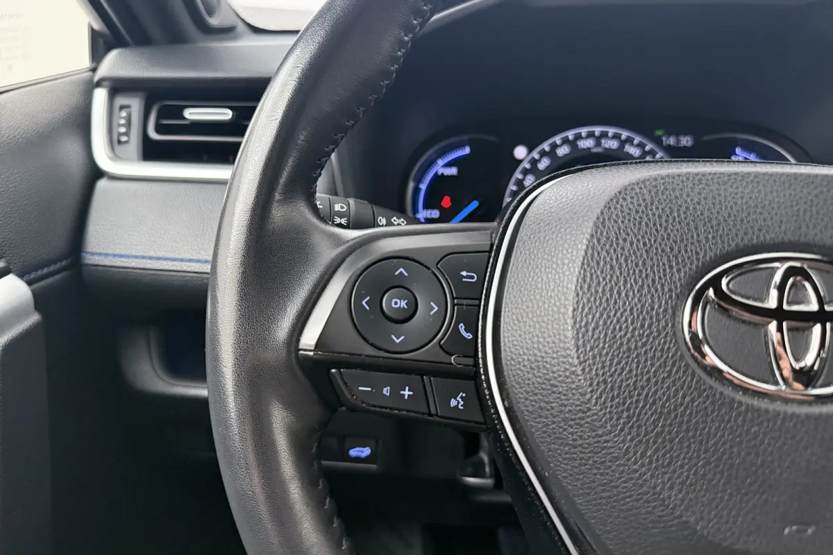 2.5 Hybrid AWD Bi-Tone Carplay Adapt. Cruise Camera