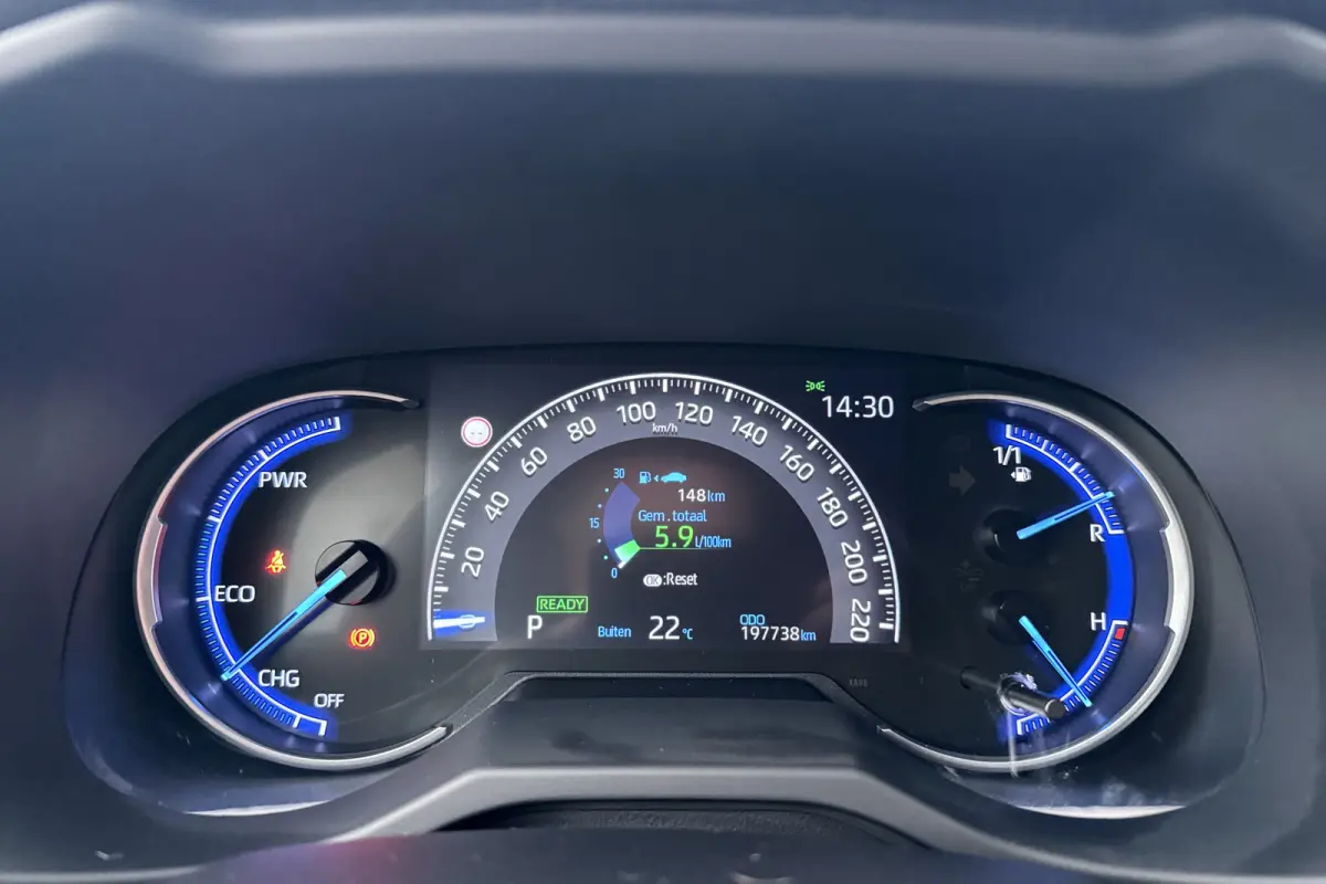 2.5 Hybrid AWD Bi-Tone Carplay Adapt. Cruise Camera