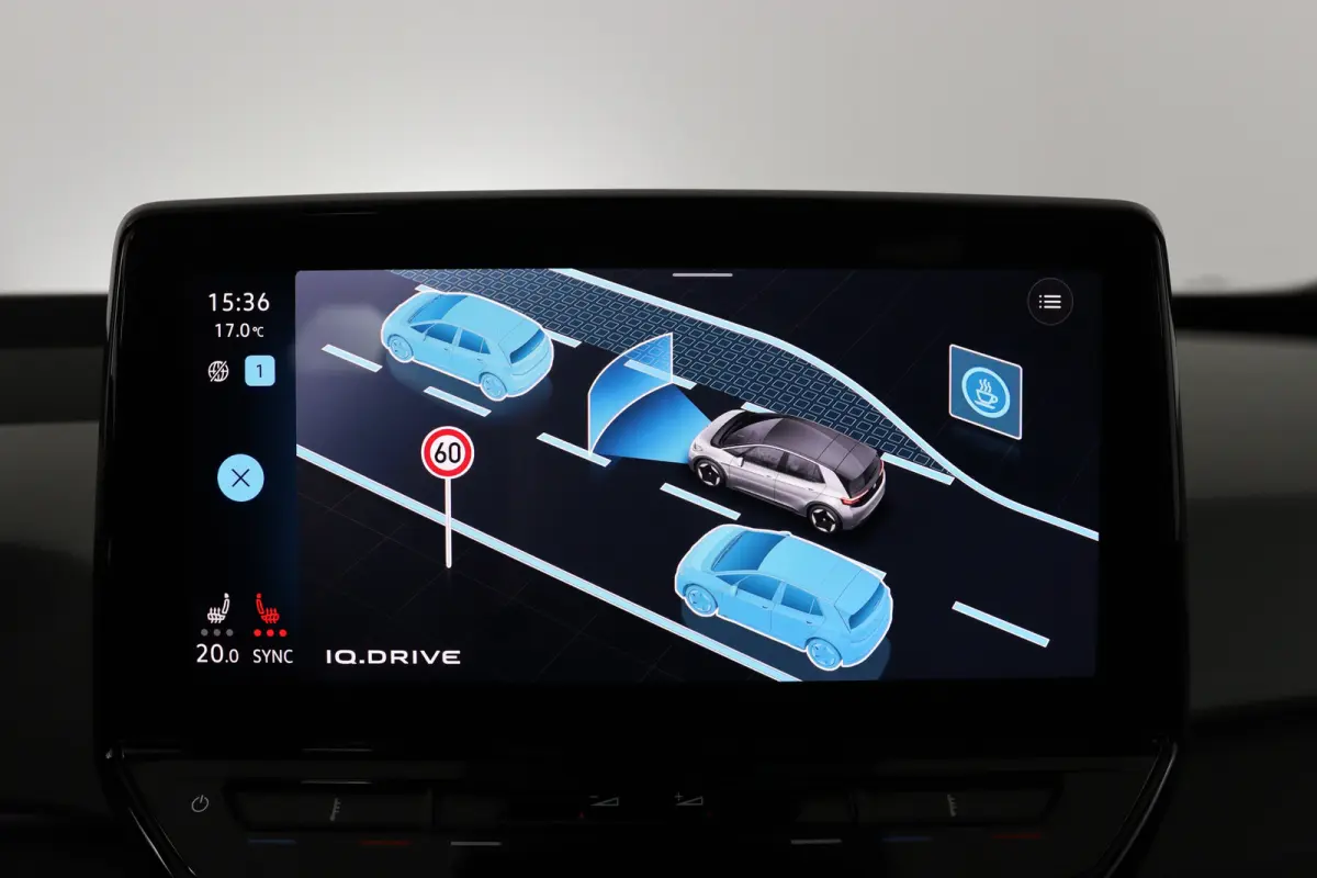 First Plus 58 kWh | Cruise Control Adaptief | Panoramadak | Stoel-/stuurverwarming | Camera | Parkeersensoren | Matrix LED | Apple Carplay & Android Auto