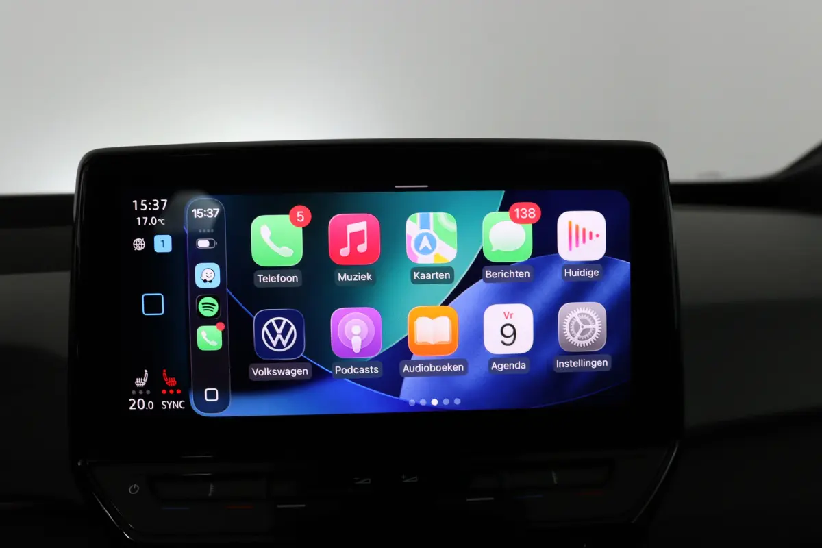 First Plus 58 kWh | Cruise Control Adaptief | Panoramadak | Stoel-/stuurverwarming | Camera | Parkeersensoren | Matrix LED | Apple Carplay & Android Auto