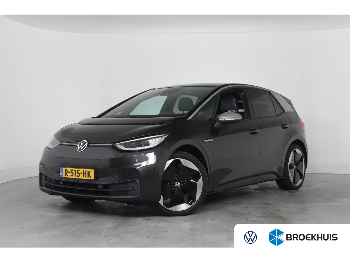 First Plus 58 kWh | Cruise Control Adaptief | Panoramadak | Stoel-/stuurverwarming | Camera | Parkeersensoren | Matrix LED | Apple Carplay & Android Auto