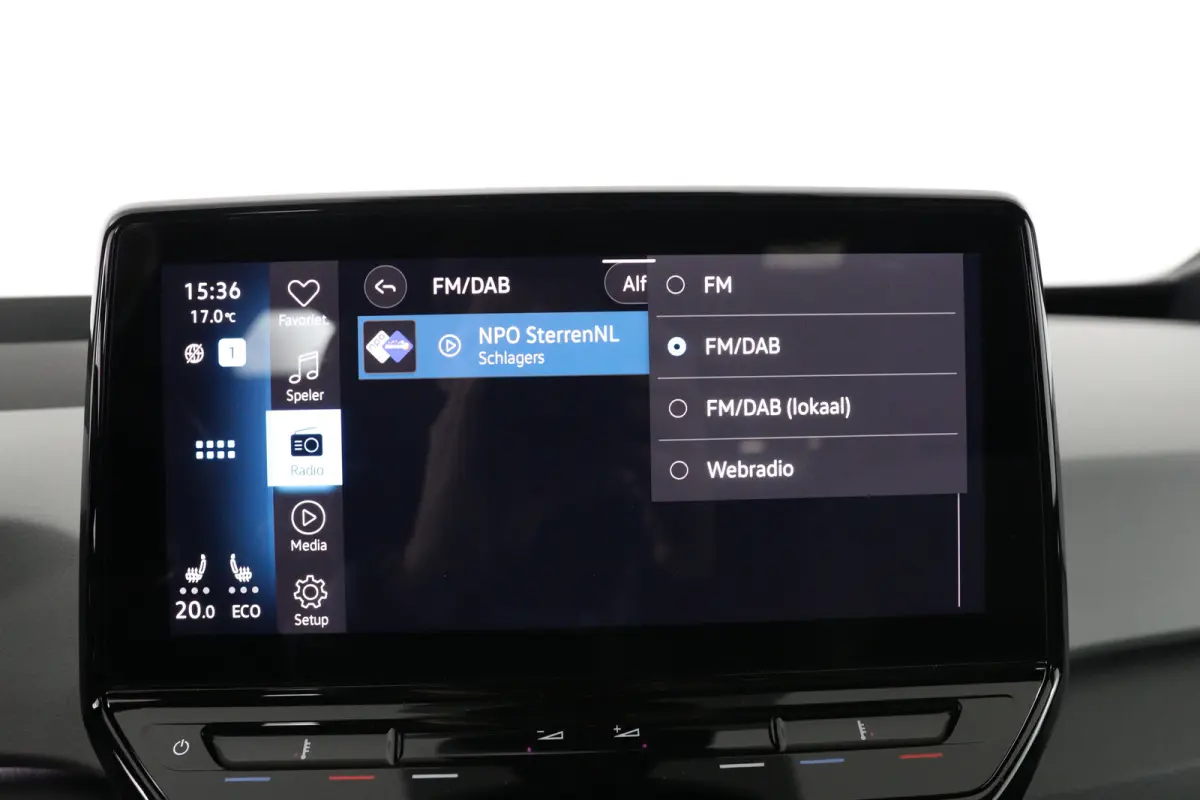 First Plus 58 kWh | Cruise Control Adaptief | Panoramadak | Stoel-/stuurverwarming | Camera | Parkeersensoren | Matrix LED | Apple Carplay & Android Auto