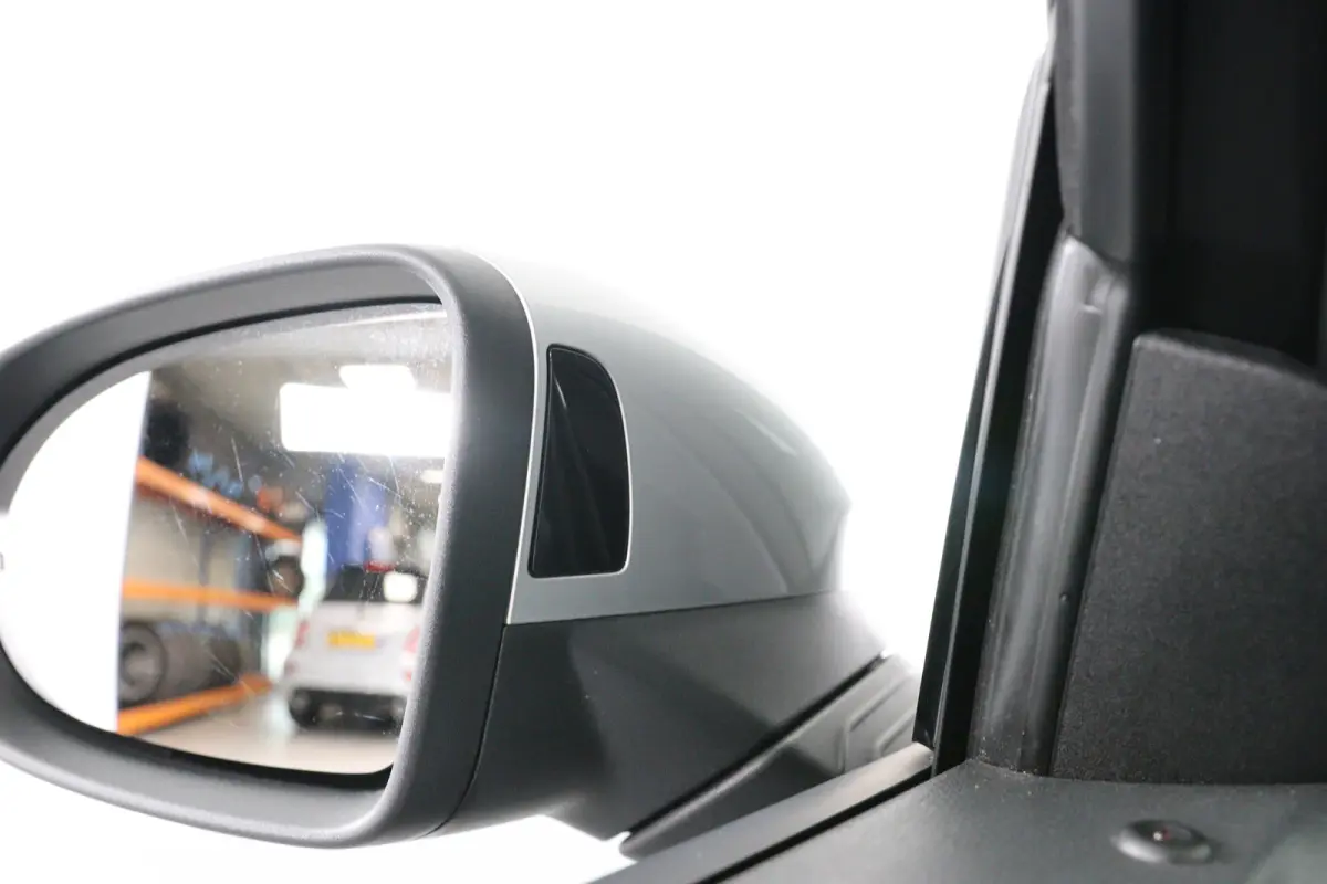 First Plus 58 kWh | Cruise Control Adaptief | Panoramadak | Stoel-/stuurverwarming | Camera | Parkeersensoren | Matrix LED | Apple Carplay & Android Auto