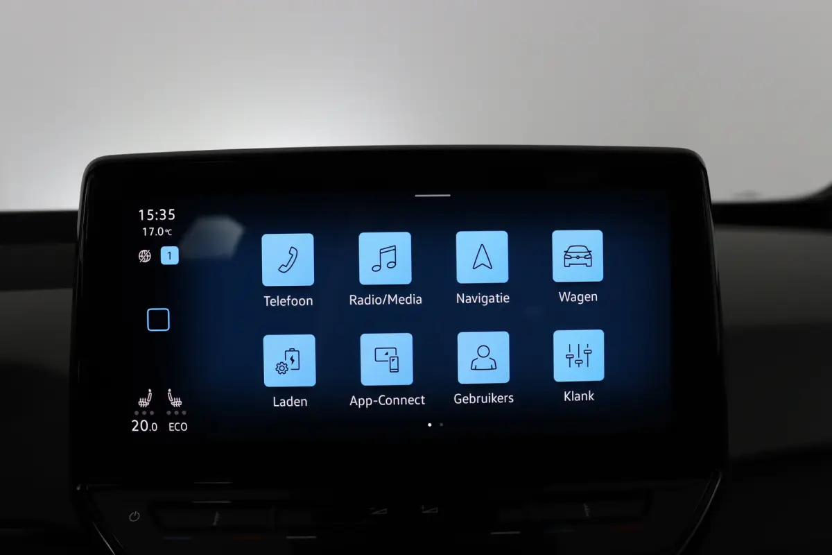 First Plus 58 kWh | Cruise Control Adaptief | Panoramadak | Stoel-/stuurverwarming | Camera | Parkeersensoren | Matrix LED | Apple Carplay & Android Auto
