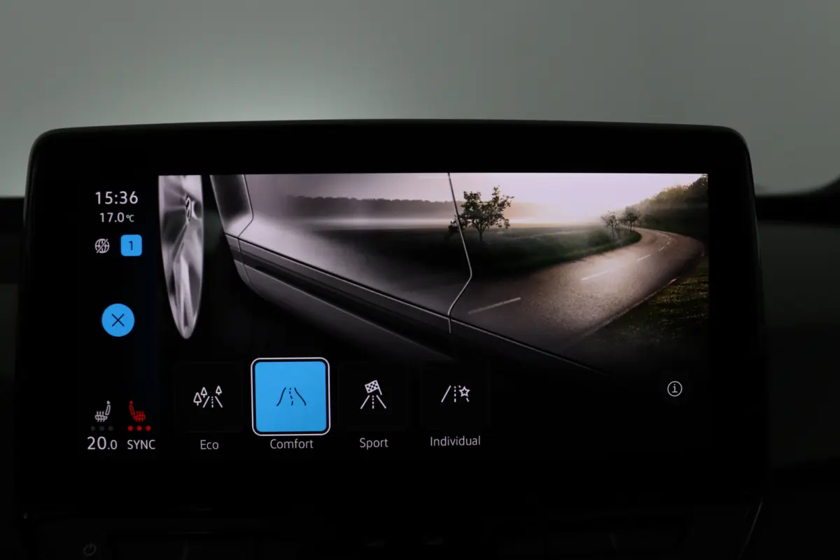 First Plus 58 kWh | Cruise Control Adaptief | Panoramadak | Stoel-/stuurverwarming | Camera | Parkeersensoren | Matrix LED | Apple Carplay & Android Auto