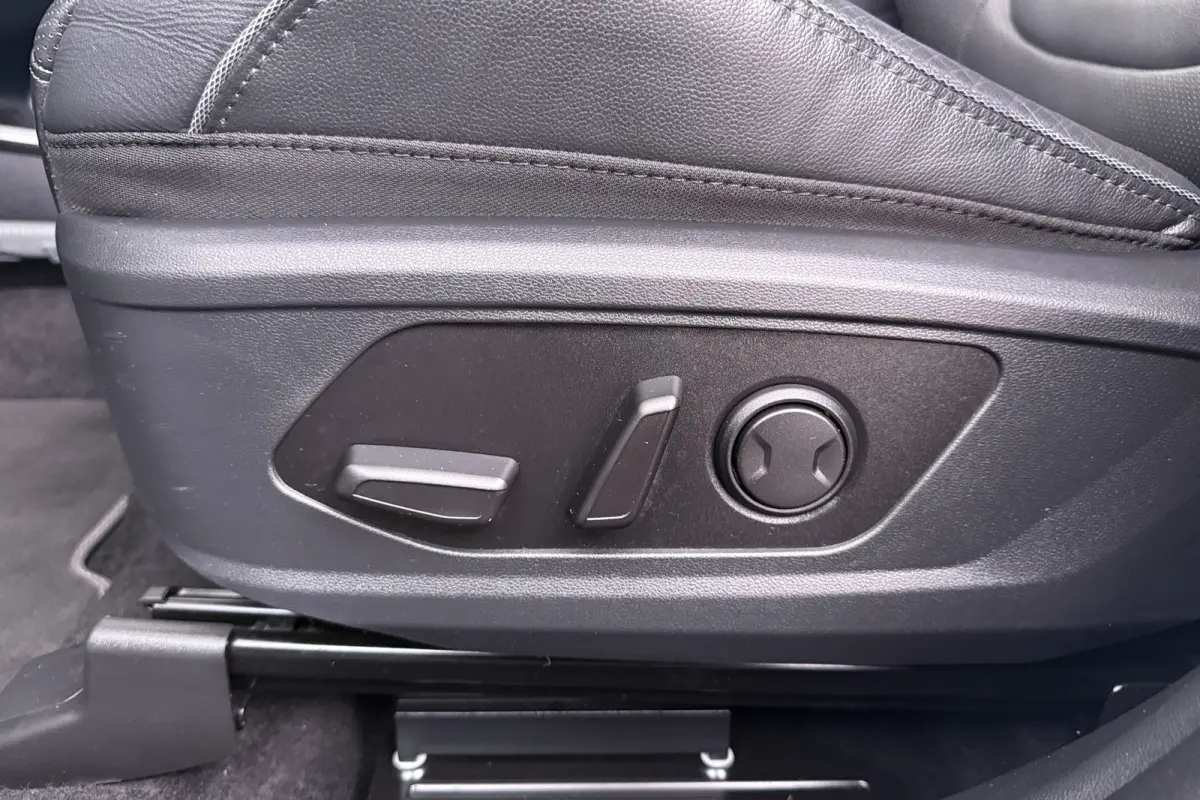 1.6 T-GDI PHEV Premium 4WD 360* Camera Memory Adapt.Cruise