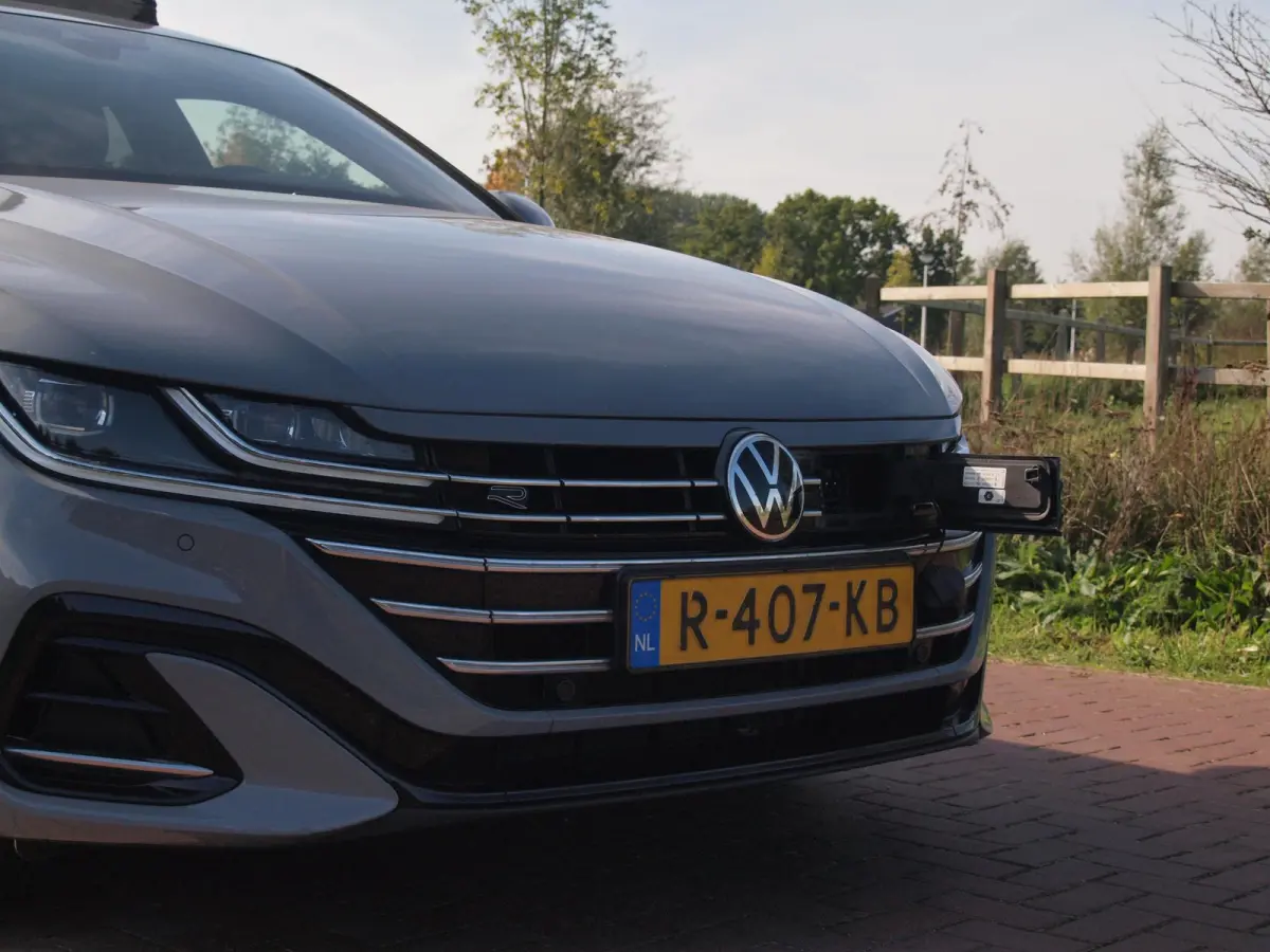 1.4 TSI eHybrid R-Line Business+ | Panoramadak | Trekhaak | Camera | Apple Carplay | Sfeerverlichting |