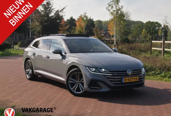 1.4 TSI eHybrid R-Line Business+ | Panoramadak | Trekhaak | Camera | Apple Carplay | Sfeerverlichting |