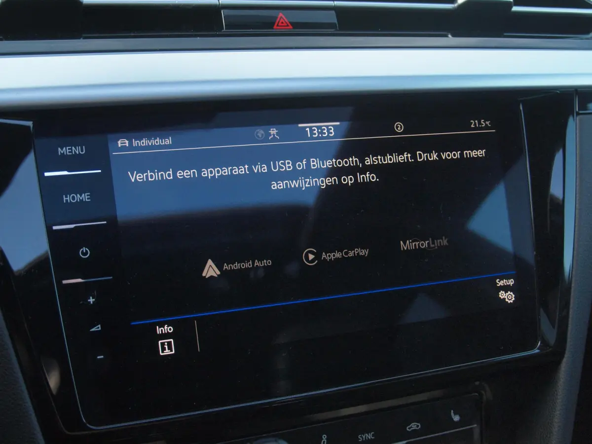 1.4 TSI eHybrid R-Line Business+ | Panoramadak | Trekhaak | Camera | Apple Carplay | Sfeerverlichting |