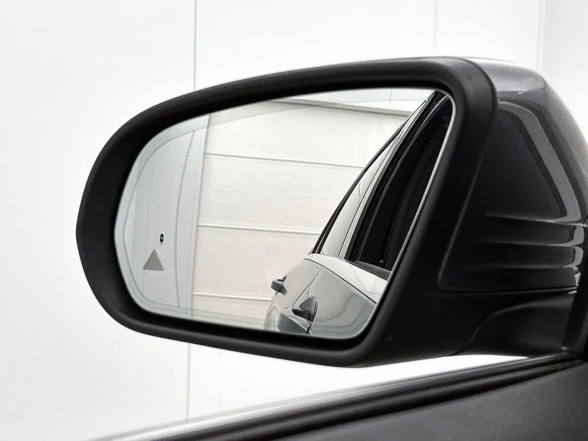 180 Premium | ACHTERUITRIJCAMERA | STOELVERWARMING | TREKHAAK | NAVIGATIE | PARKEERSENSOREN | LED VERLICHTING | CRUISE CONTROL | BLUETOOTH | DYNAMIC SELECT | DODEHOEKSENSOREN | SFEERVERLICHT