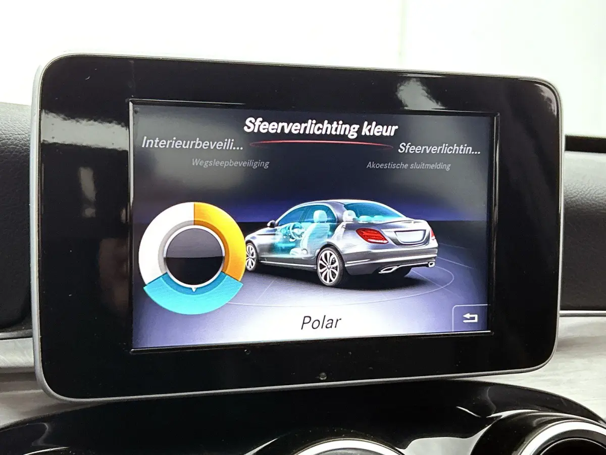 180 Premium | ACHTERUITRIJCAMERA | STOELVERWARMING | TREKHAAK | NAVIGATIE | PARKEERSENSOREN | LED VERLICHTING | CRUISE CONTROL | BLUETOOTH | DYNAMIC SELECT | DODEHOEKSENSOREN | SFEERVERLICHT