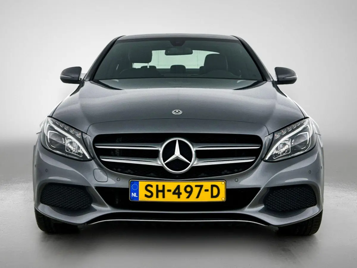 180 Premium | ACHTERUITRIJCAMERA | STOELVERWARMING | TREKHAAK | NAVIGATIE | PARKEERSENSOREN | LED VERLICHTING | CRUISE CONTROL | BLUETOOTH | DYNAMIC SELECT | DODEHOEKSENSOREN | SFEERVERLICHT