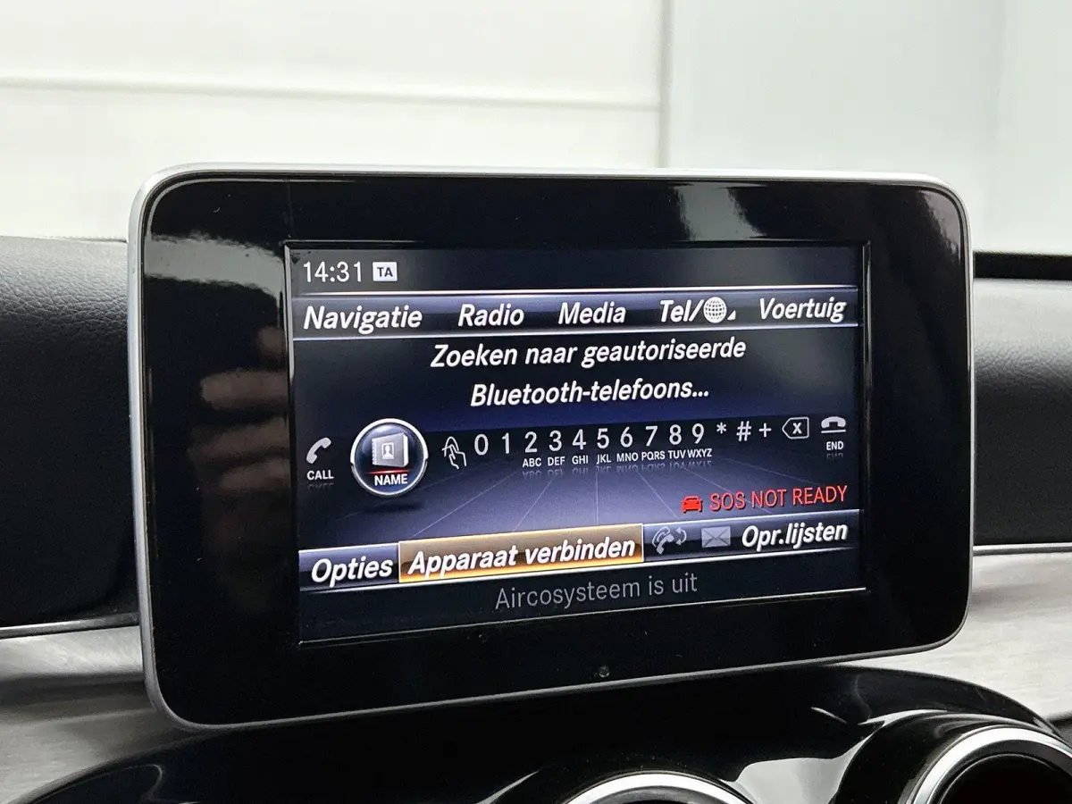 180 Premium | ACHTERUITRIJCAMERA | STOELVERWARMING | TREKHAAK | NAVIGATIE | PARKEERSENSOREN | LED VERLICHTING | CRUISE CONTROL | BLUETOOTH | DYNAMIC SELECT | DODEHOEKSENSOREN | SFEERVERLICHT