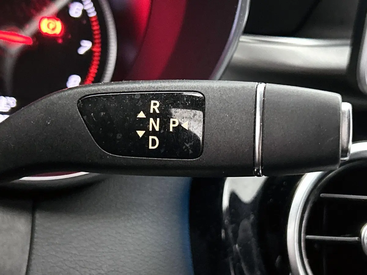 180 Premium | ACHTERUITRIJCAMERA | STOELVERWARMING | TREKHAAK | NAVIGATIE | PARKEERSENSOREN | LED VERLICHTING | CRUISE CONTROL | BLUETOOTH | DYNAMIC SELECT | DODEHOEKSENSOREN | SFEERVERLICHT