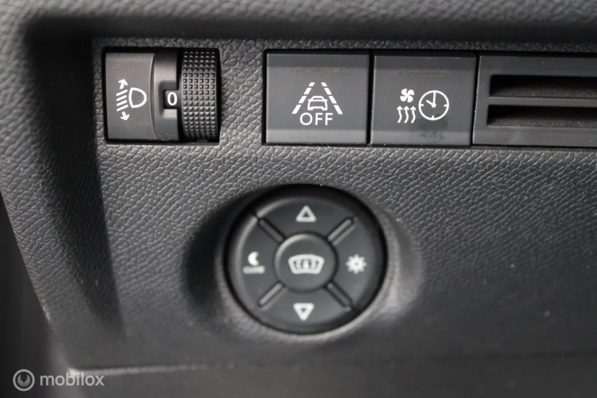 Feel Pack 50 kWh, Head-up display, Half leer/stof, Navi, App connect, Cruise, Clima, Pdc + Camera, Full Led verlichting