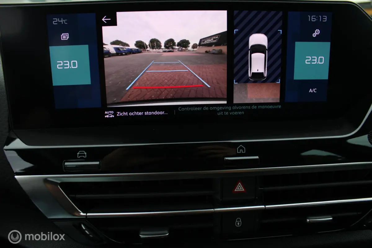 Feel Pack 50 kWh, Head-up display, Half leer/stof, Navi, App connect, Cruise, Clima, Pdc + Camera, Full Led verlichting