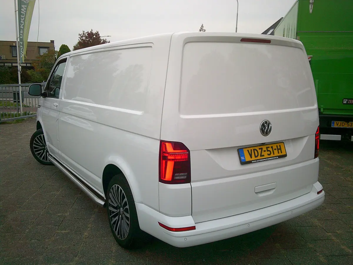 2.0 TDI L2H1 28 Bulli VOORZIEN VAN AIRCO+CRUISE+NAVIGATIE !!!!