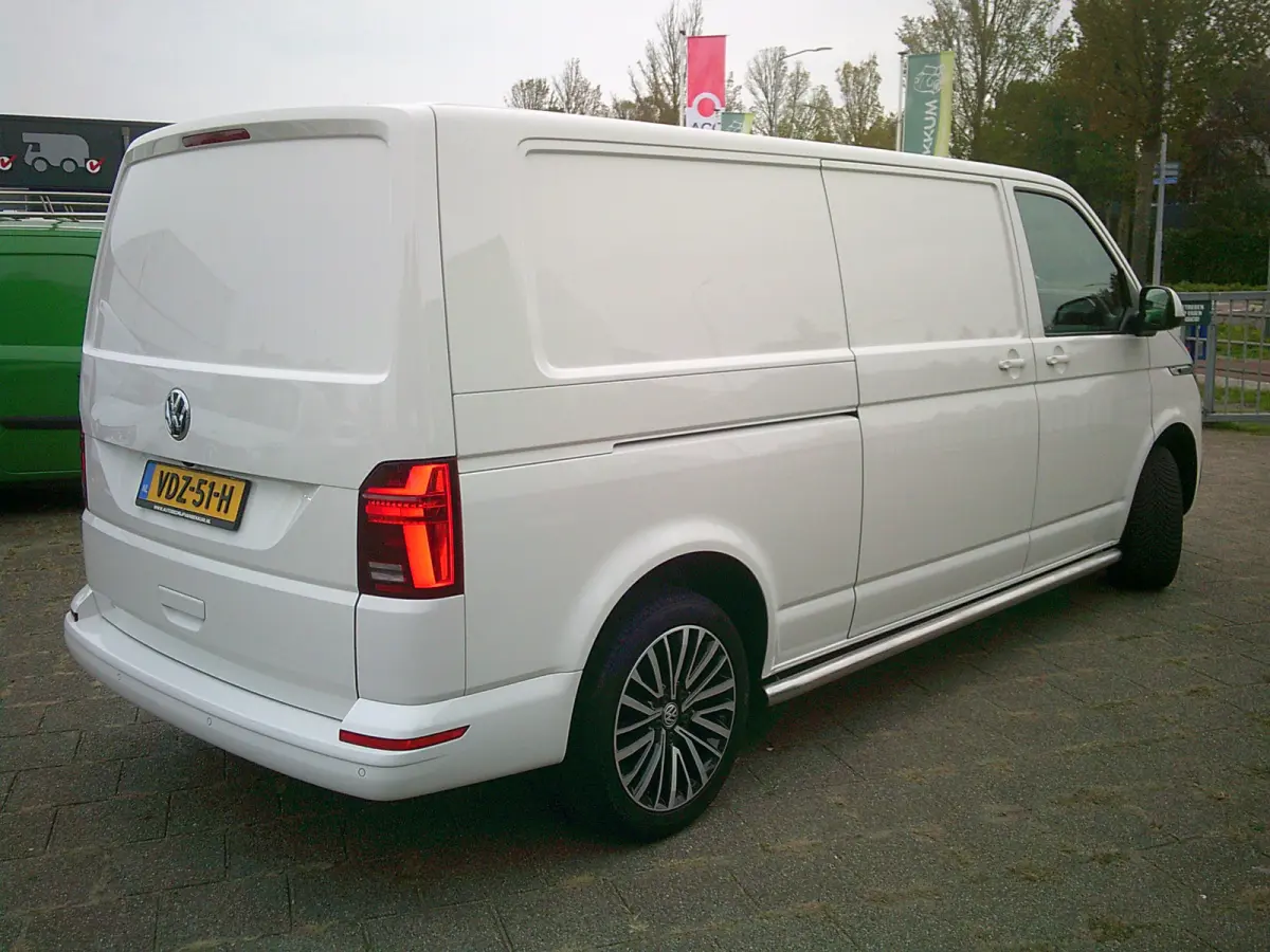 2.0 TDI L2H1 28 Bulli VOORZIEN VAN AIRCO+CRUISE+NAVIGATIE !!!!