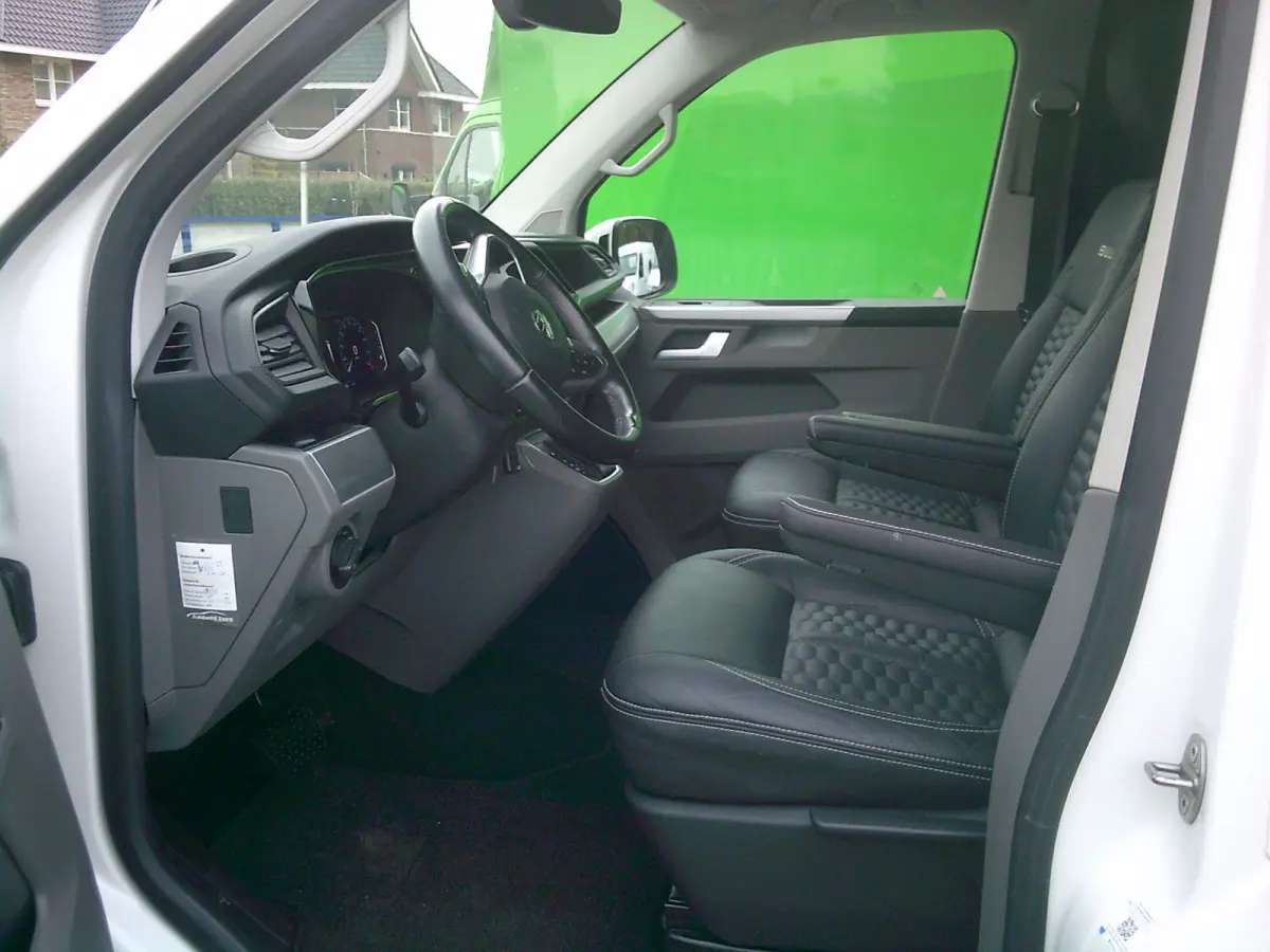 2.0 TDI L2H1 28 Bulli VOORZIEN VAN AIRCO+CRUISE+NAVIGATIE !!!!