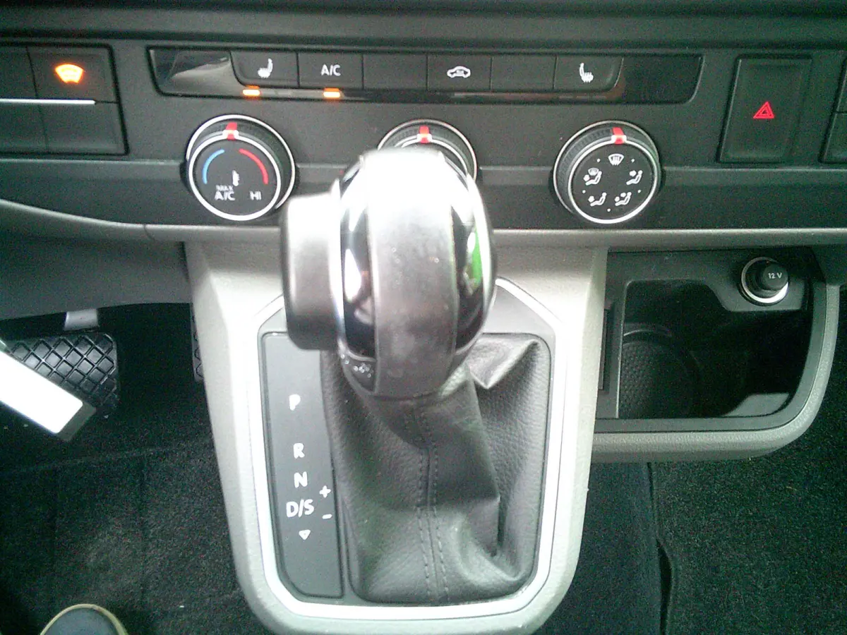 2.0 TDI L2H1 28 Bulli VOORZIEN VAN AIRCO+CRUISE+NAVIGATIE !!!!