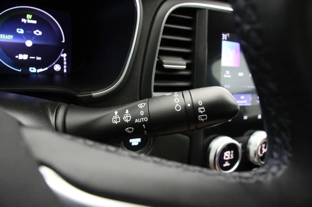 Estate 1.6 E-Tech Plug-In Hybrid 160 Business Zen - Digitaal Cockpit, Carplay, Camera