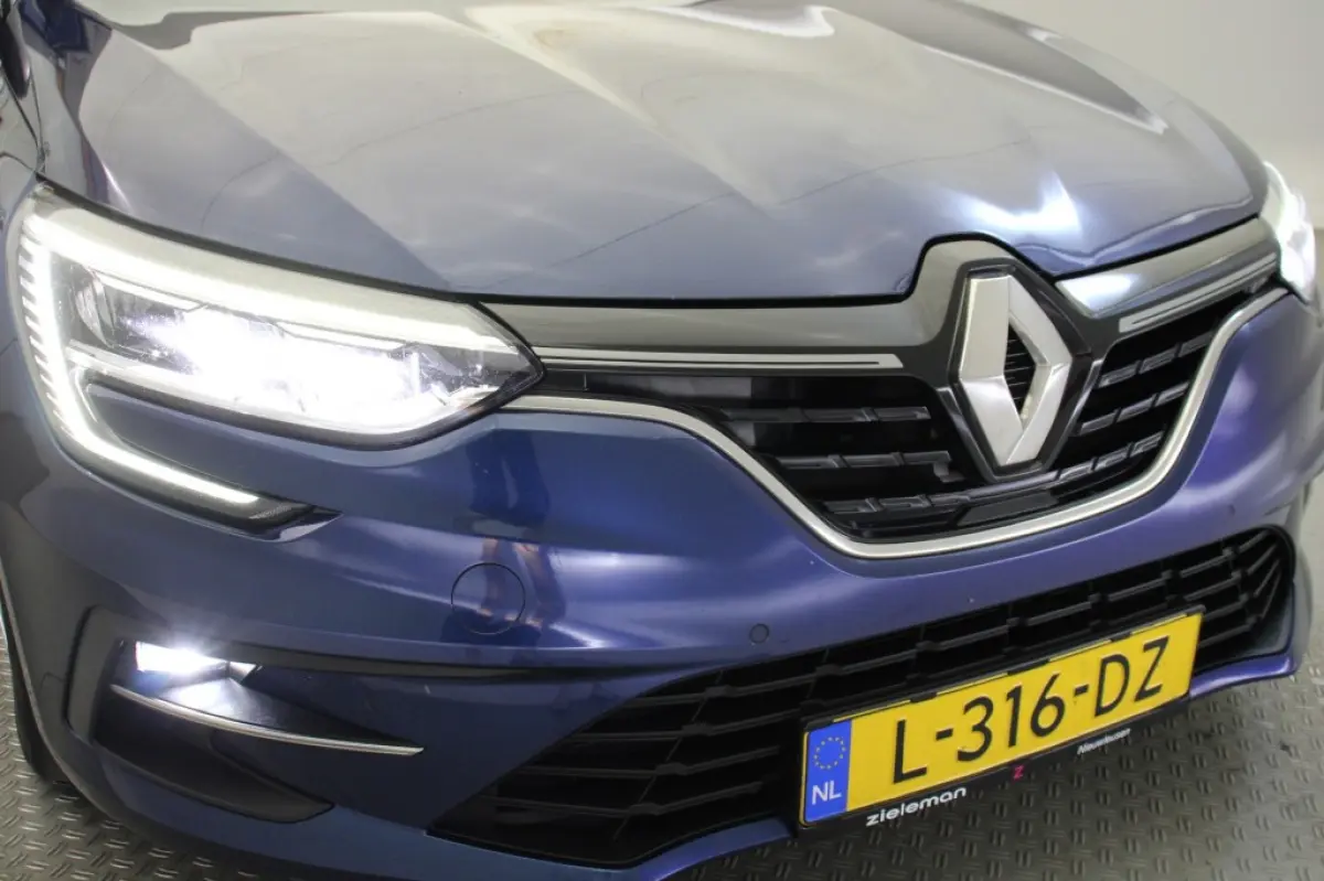 Estate 1.6 E-Tech Plug-In Hybrid 160 Business Zen - Digitaal Cockpit, Carplay, Camera