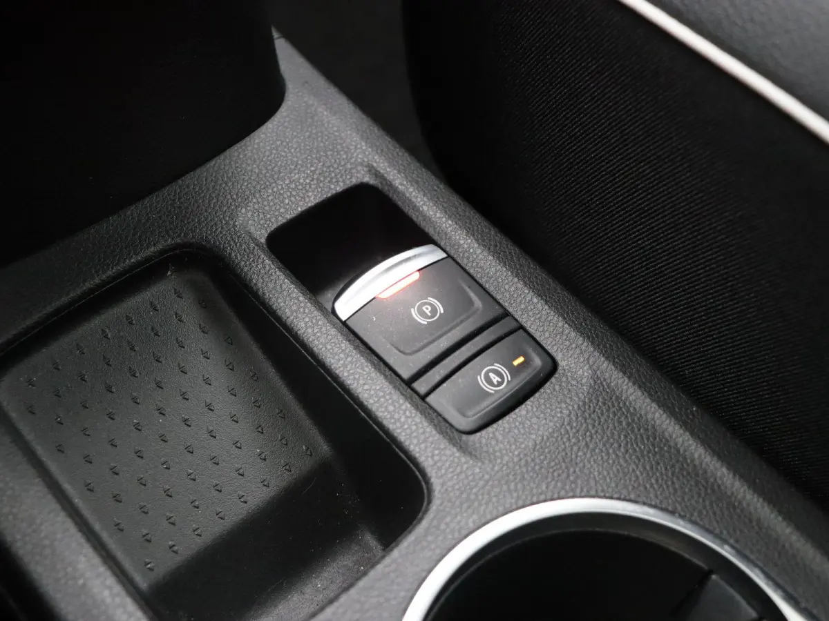 1.3 mild hybrid 140 techno | Schuif en Kanteldak | Navigatie | Achteruitrijcamera | Climate Control |
