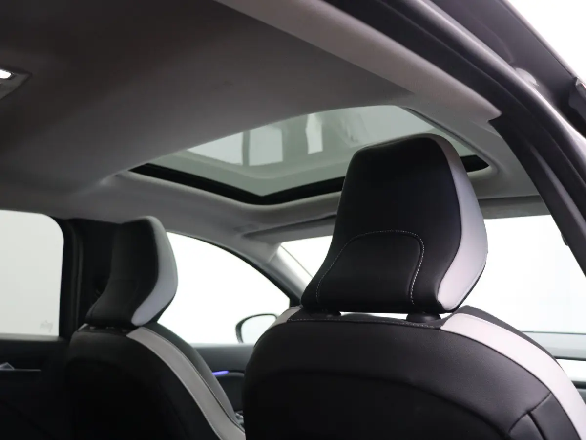 1.3 mild hybrid 140 techno | Schuif en Kanteldak | Navigatie | Achteruitrijcamera | Climate Control |