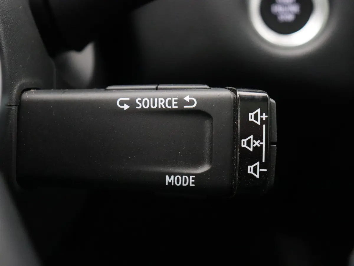 1.3 mild hybrid 140 techno | Schuif en Kanteldak | Navigatie | Achteruitrijcamera | Climate Control |