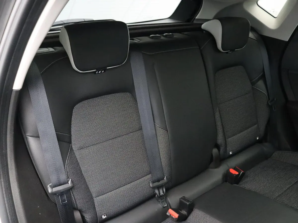 1.3 mild hybrid 140 techno | Schuif en Kanteldak | Navigatie | Achteruitrijcamera | Climate Control |
