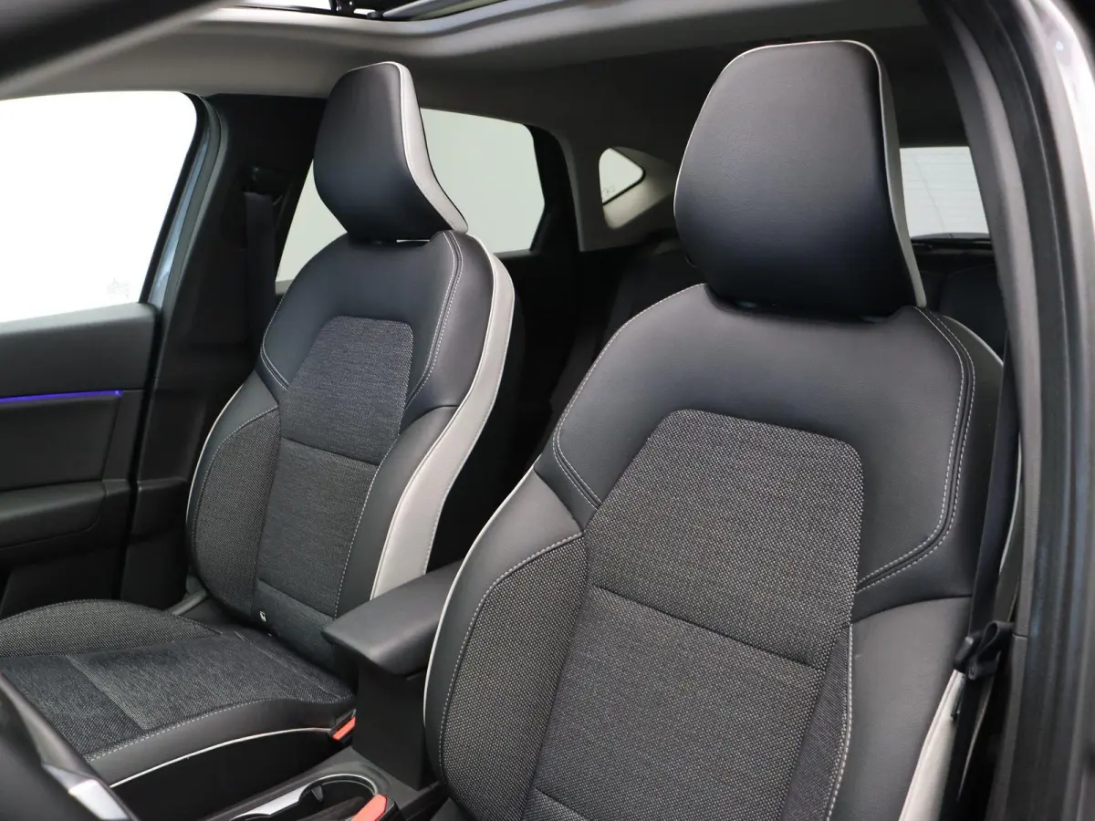 1.3 mild hybrid 140 techno | Schuif en Kanteldak | Navigatie | Achteruitrijcamera | Climate Control |