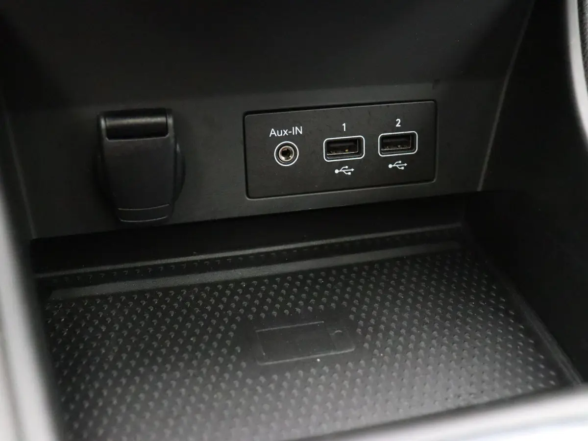 1.3 mild hybrid 140 techno | Schuif en Kanteldak | Navigatie | Achteruitrijcamera | Climate Control |