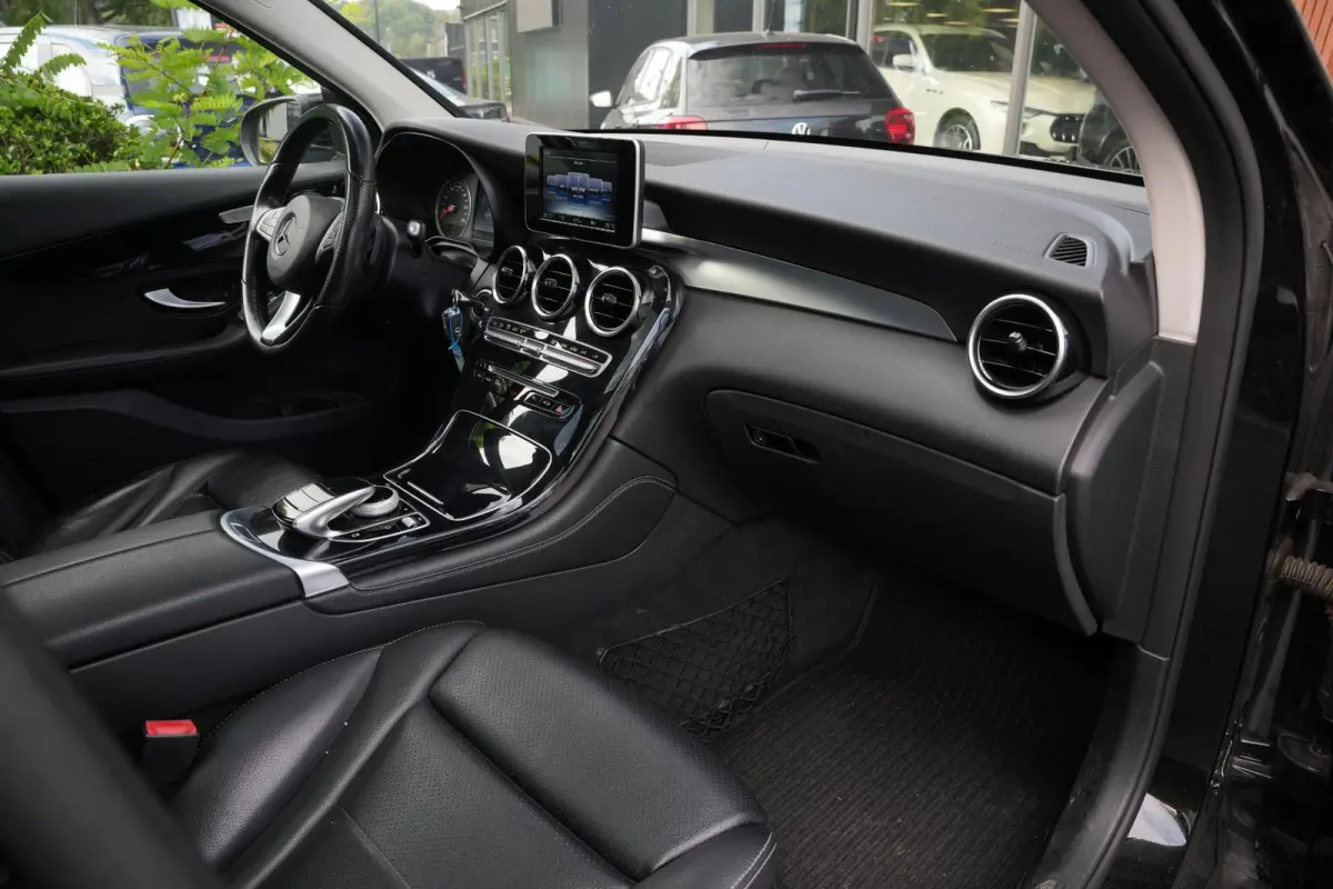 250 d 4MATIC Prestige Panoramadak Leer Stoelverwarming PDC 17''LM