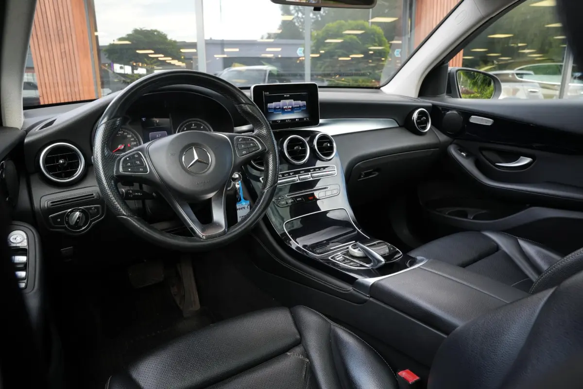 250 d 4MATIC Prestige Panoramadak Leer Stoelverwarming PDC 17''LM