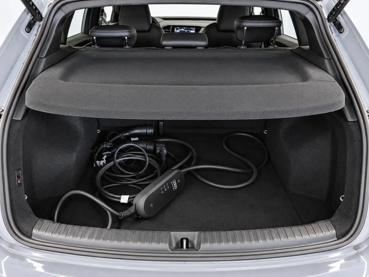 40 Launch Edition S Competition SoH 97%SONOS Carplay Navi PDC VA  CAmera S-2 x S-Line 20" LM Velgen Navi Virtual Adaptive Cruise Ambiente Premium Trekhaak