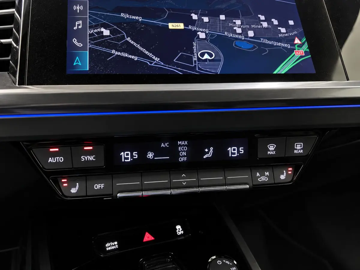 40 Launch Edition S Competition SoH 97%SONOS Carplay Navi PDC VA  CAmera S-2 x S-Line 20" LM Velgen Navi Virtual Adaptive Cruise Ambiente Premium Trekhaak