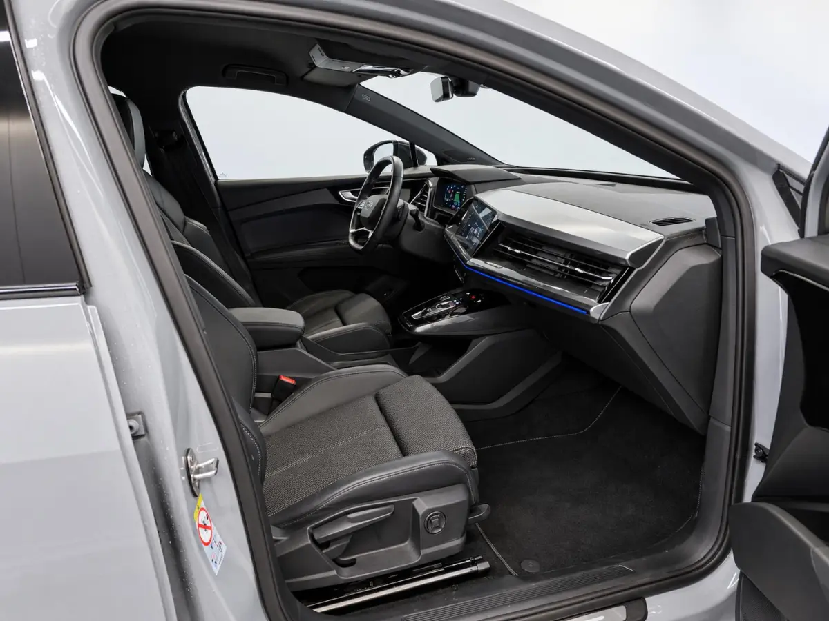 40 Launch Edition S Competition SoH 97%SONOS Carplay Navi PDC VA  CAmera S-2 x S-Line 20" LM Velgen Navi Virtual Adaptive Cruise Ambiente Premium Trekhaak