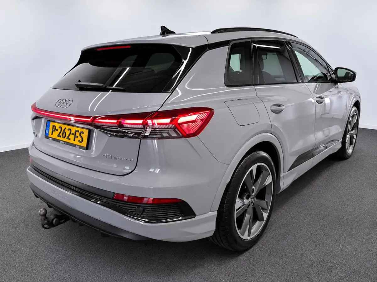 40 Launch Edition S Competition SoH 97%SONOS Carplay Navi PDC VA  CAmera S-2 x S-Line 20" LM Velgen Navi Virtual Adaptive Cruise Ambiente Premium Trekhaak
