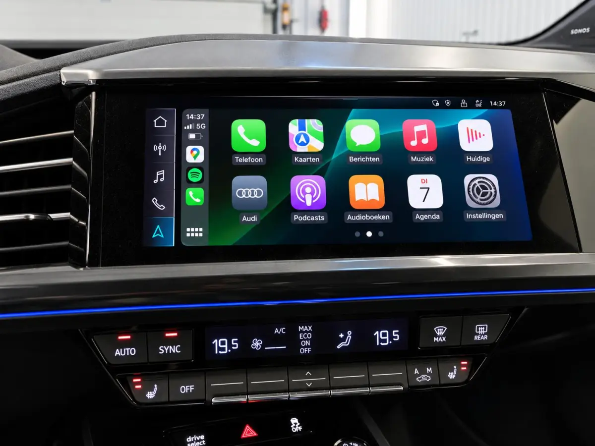 40 Launch Edition S Competition SoH 97%SONOS Carplay Navi PDC VA  CAmera S-2 x S-Line 20" LM Velgen Navi Virtual Adaptive Cruise Ambiente Premium Trekhaak