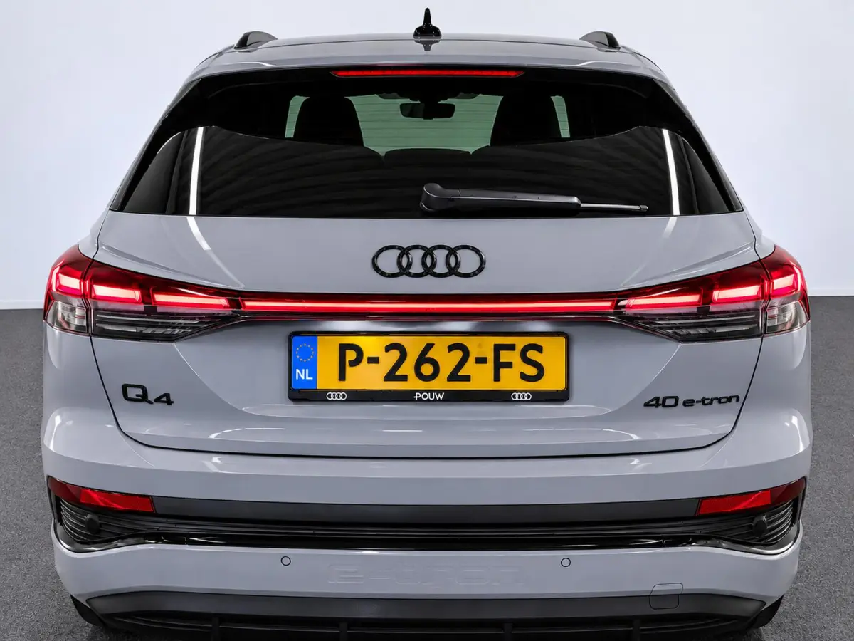 40 Launch Edition S Competition SoH 97%SONOS Carplay Navi PDC VA  CAmera S-2 x S-Line 20" LM Velgen Navi Virtual Adaptive Cruise Ambiente Premium Trekhaak